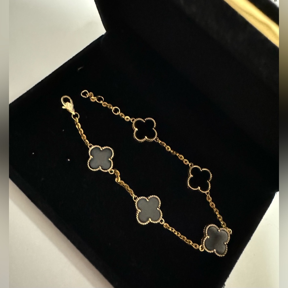 *SOLD* Real 18k 750 gold bracelet